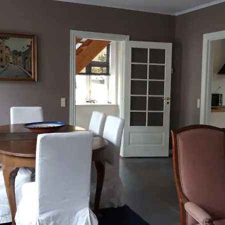 Charming House In The Old Town - Renovated, Wifi, Garden בית נופש