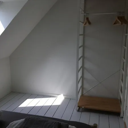 בית נופש Charming House In The Old Town - Renovated, Wifi, Garden *