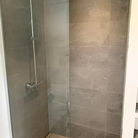 בית נופש Charming House In The Old Town - Renovated, Wifi, Garden *